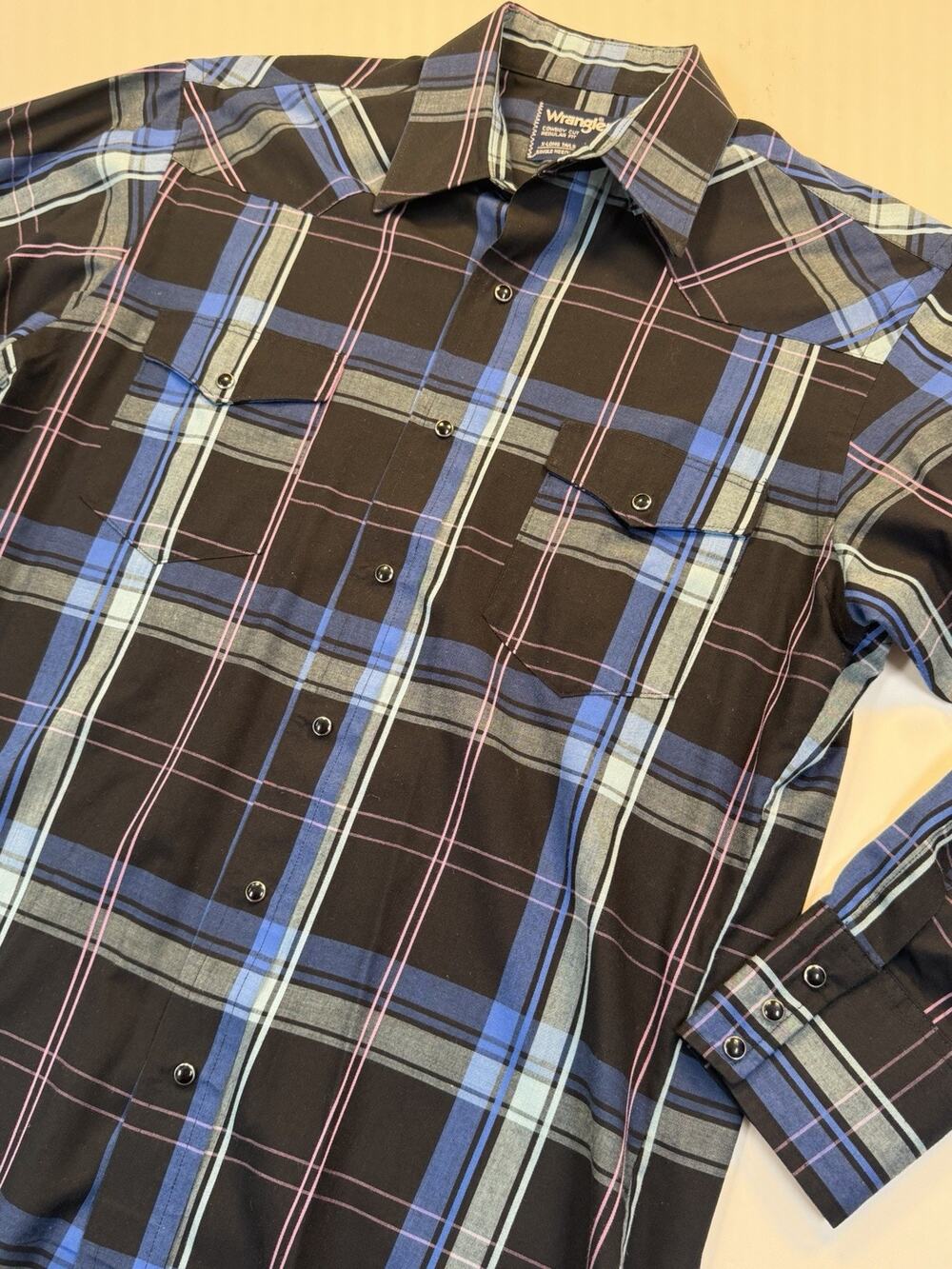 Mens Vintage Size Medium Rare Pink & Blue Plaid Black Pearl Snap Wrangler Shirt